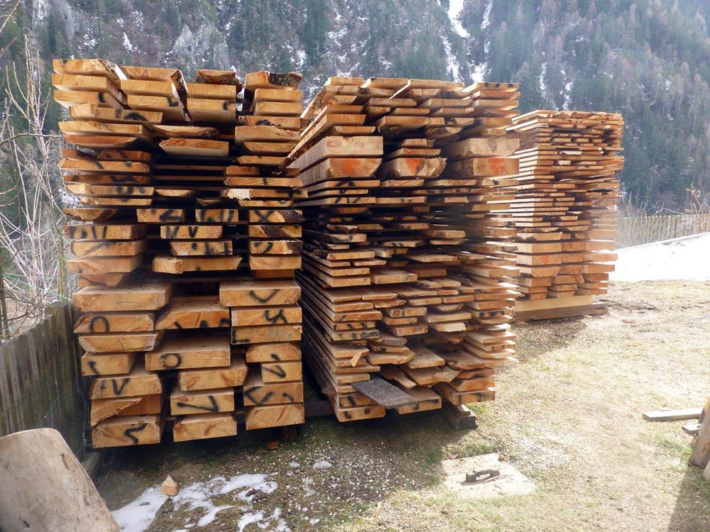 Mobili in legno di cembro allestimenti interni Falegnameria Zöschg S. Pancrazio Val d'Ultimo
